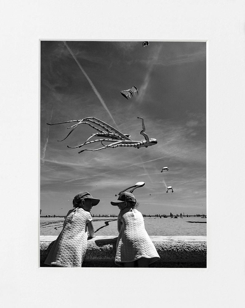 Ivailo Stanev-Álvarez-Cometas-El Cabañal, Valencia-40x50 cm With White Passe-Partout-open editions-Monochrome Hub-Gallery for Fine Art Photography