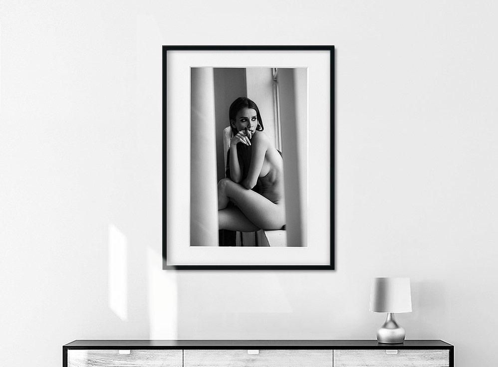 Sacha Leyendecker-Smoking Break-I-70x100 cm-limited editions-Monochrome Hub-Gallery for Fine Art Photography