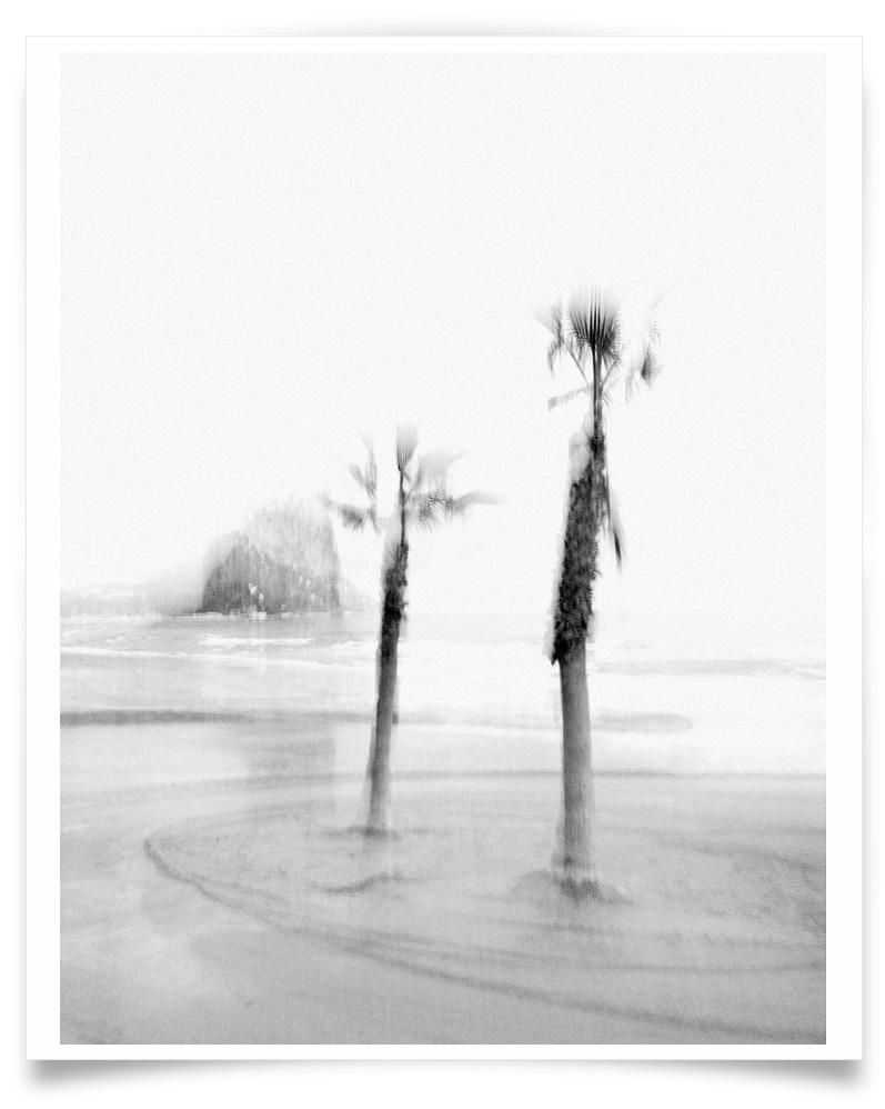 Ivailo Stanev-Álvarez-La Playa Calpe-PRINT ONLY-42x60 cm-limited editions-Monochrome Hub-Gallery for Fine Art Photography