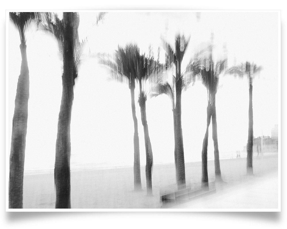 Ivailo Stanev-Álvarez-La Playa Alicante-PRINT ONLY-42x60 cm-limited editions-Monochrome Hub-Gallery for Fine Art Photography