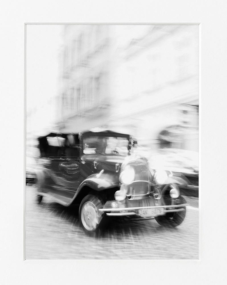 Ivailo Stanev-Álvarez-RETRO CAR, VIENNA--limited editions-Monochrome Hub-Gallery for Fine Art Photography
