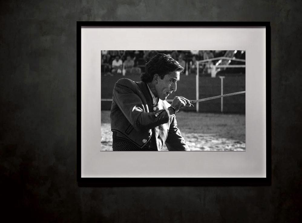 Ivailo Stanev-Álvarez-J.DUQUE-MOYA-50x70 cm-limited editions-Monochrome Hub-Gallery for Fine Art Photography