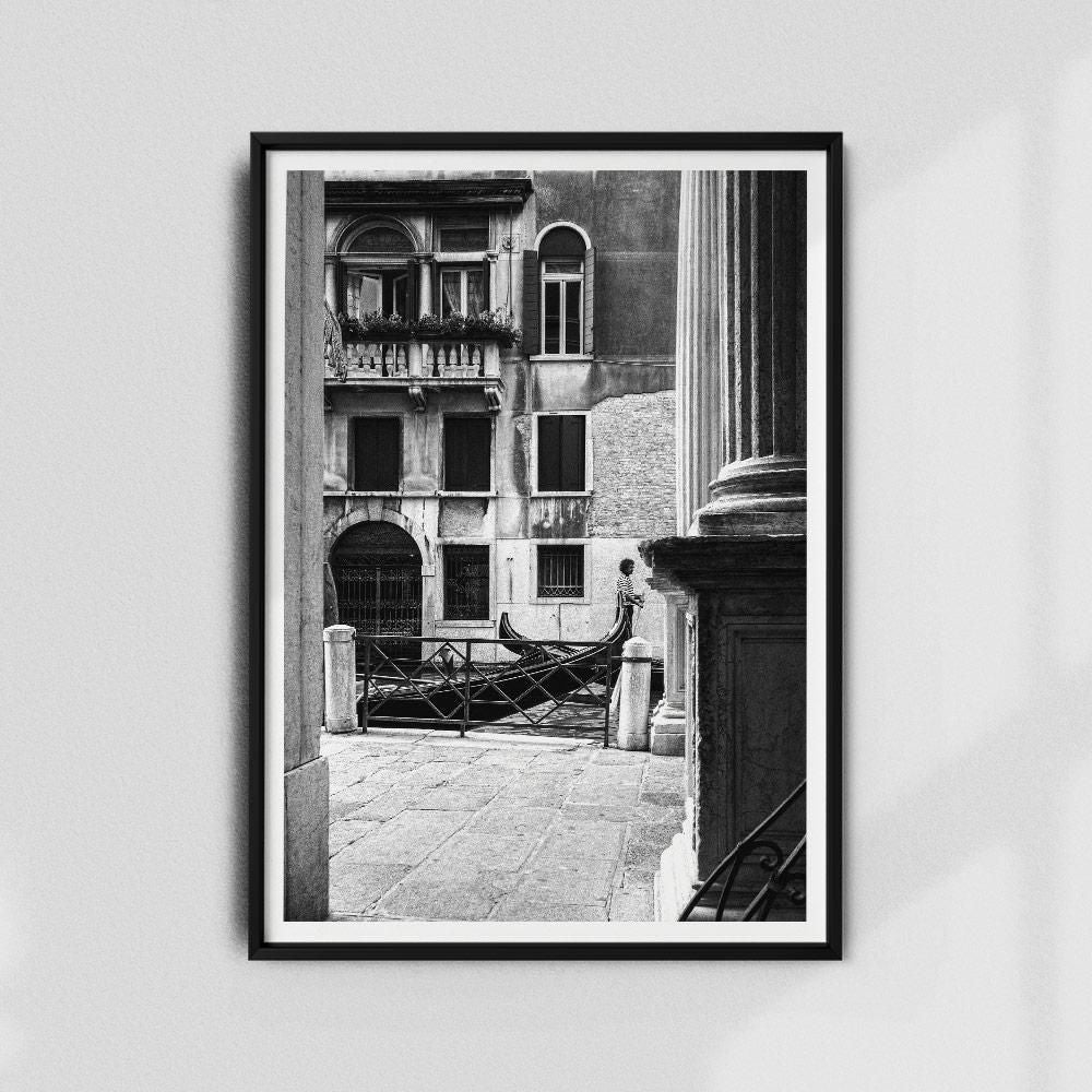 Monochrome Hub-STREETS OF VENICE-40x60 cm-posters-Monochrome Hub-Gallery for Fine Art Photography