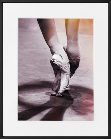 Etude with pointe shoes