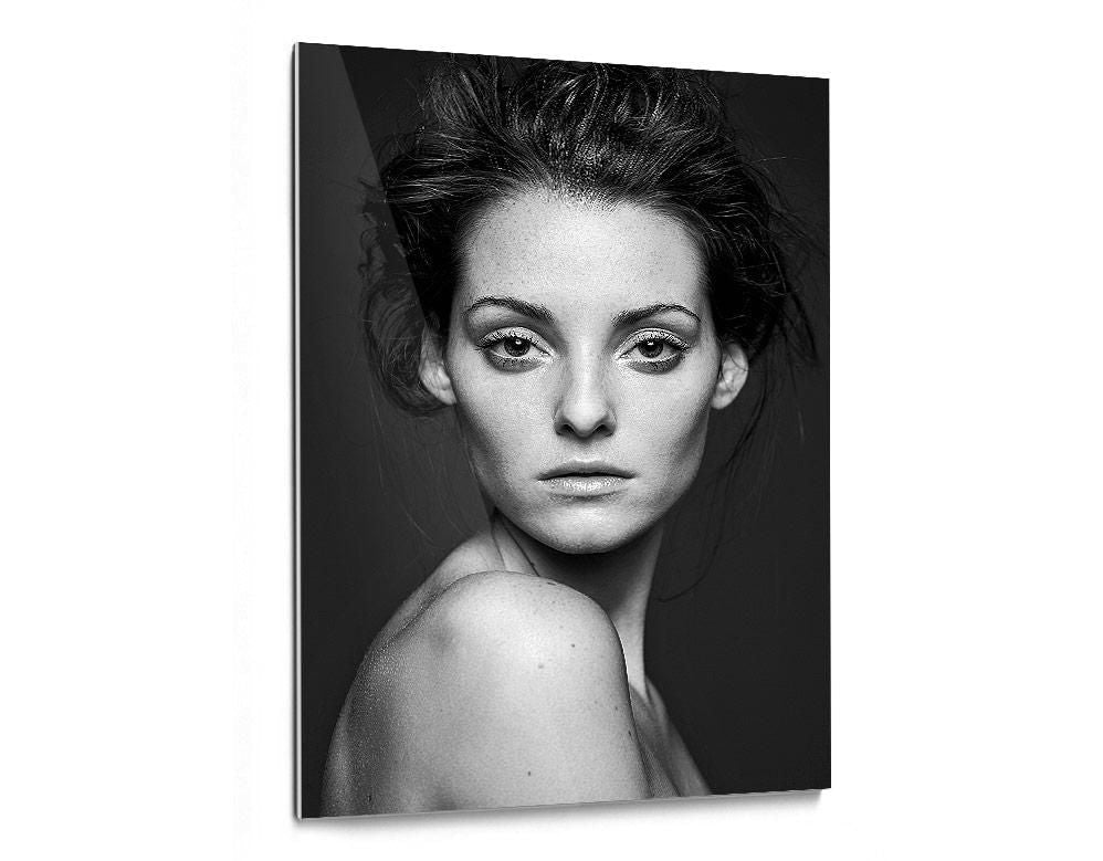 Alexander Osenski-GIA-PORTRAIT--limited editions-Monochrome Hub-Gallery for Fine Art Photography