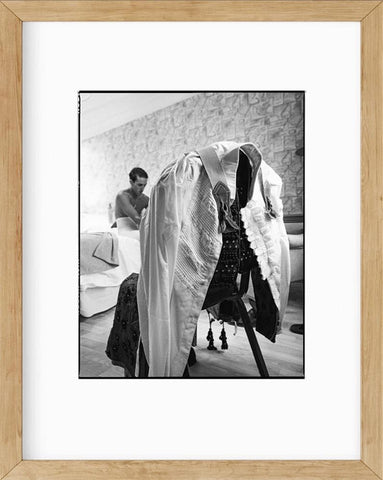 Ivailo Stanev-Álvarez-EL RITUAL DE VESTIRSE-VALENCIA-II--limited editions-Monochrome Hub-Gallery for Fine Art Photography