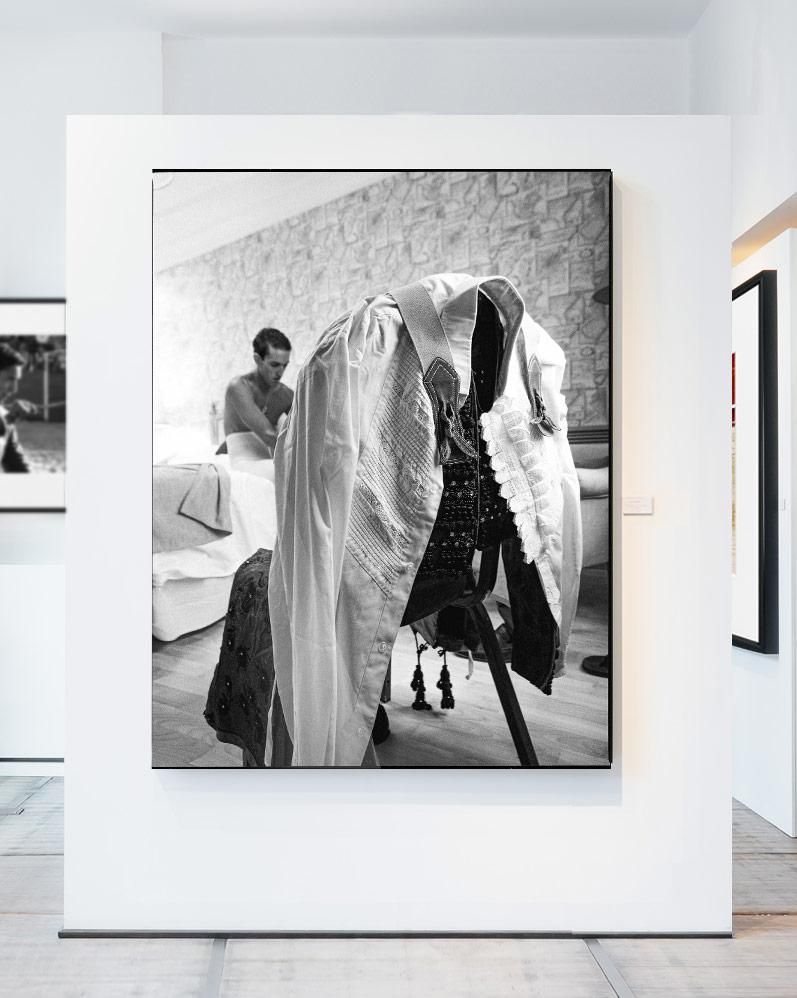 Ivailo Stanev-Álvarez-EL RITUAL DE VESTIRSE-VALENCIA-II-100x140 cm-limited editions-Monochrome Hub-Gallery for Fine Art Photography