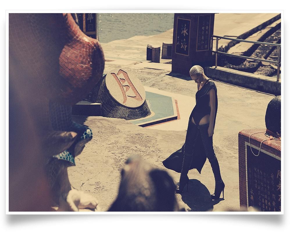 Nikola Borissov-L'Officiel, Hong Kong-PRINT ONLY-42x60 cm-limited editions-Monochrome Hub-Gallery for Fine Art Photography